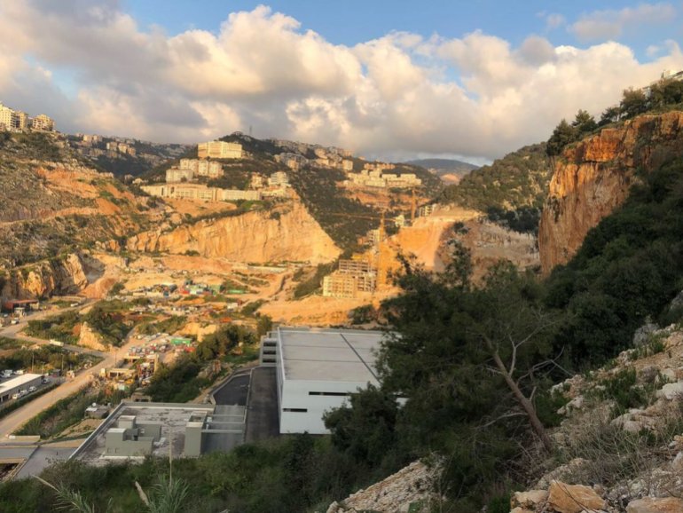 Just north of #Beirut, a small rock shelter survives from the major #Paleolithic site Ksar Akil, where 40,000 yr old skeletons were found- من حساب Habib Battah على تويتر