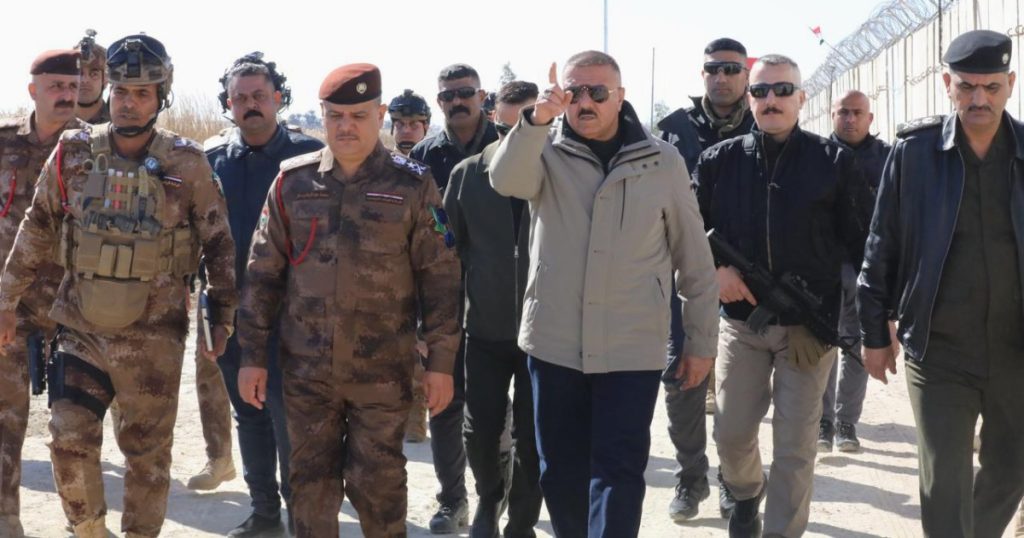 جدار عازل بين العراق وسوريا.. هل يوقف التهريب وتسلل المسلحين؟