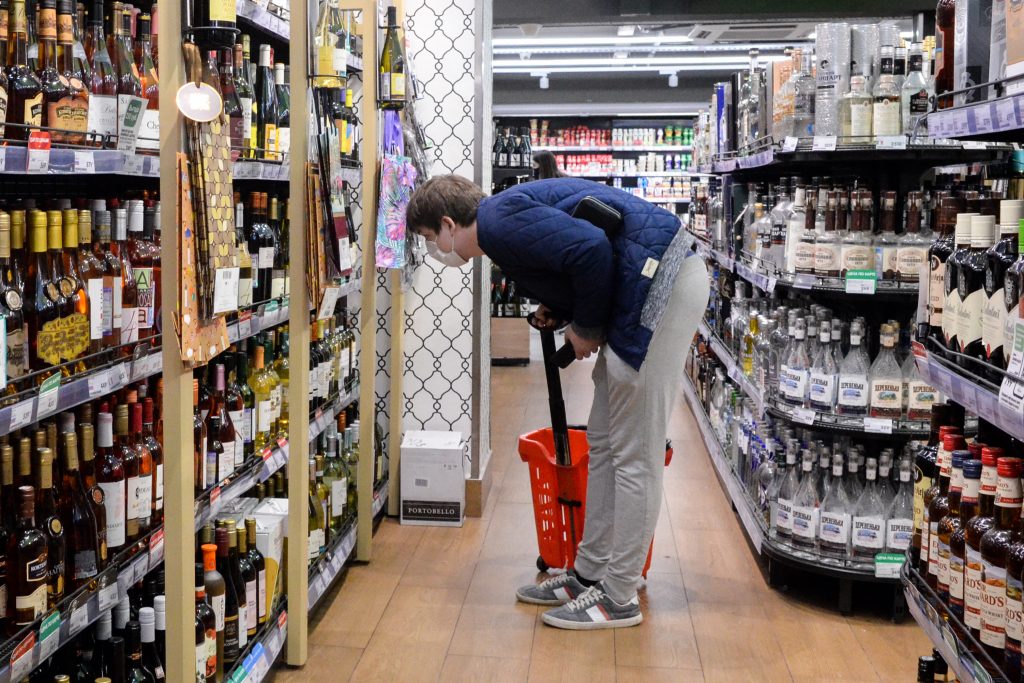 دراسة تفسر طريقة تأثير الكحول على جينات الدماغ