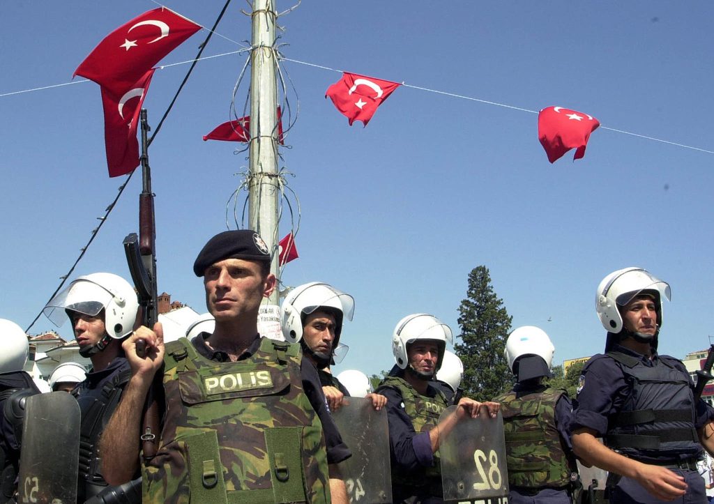 مقتل شخص في هجوم على كنسية بإسطنبول