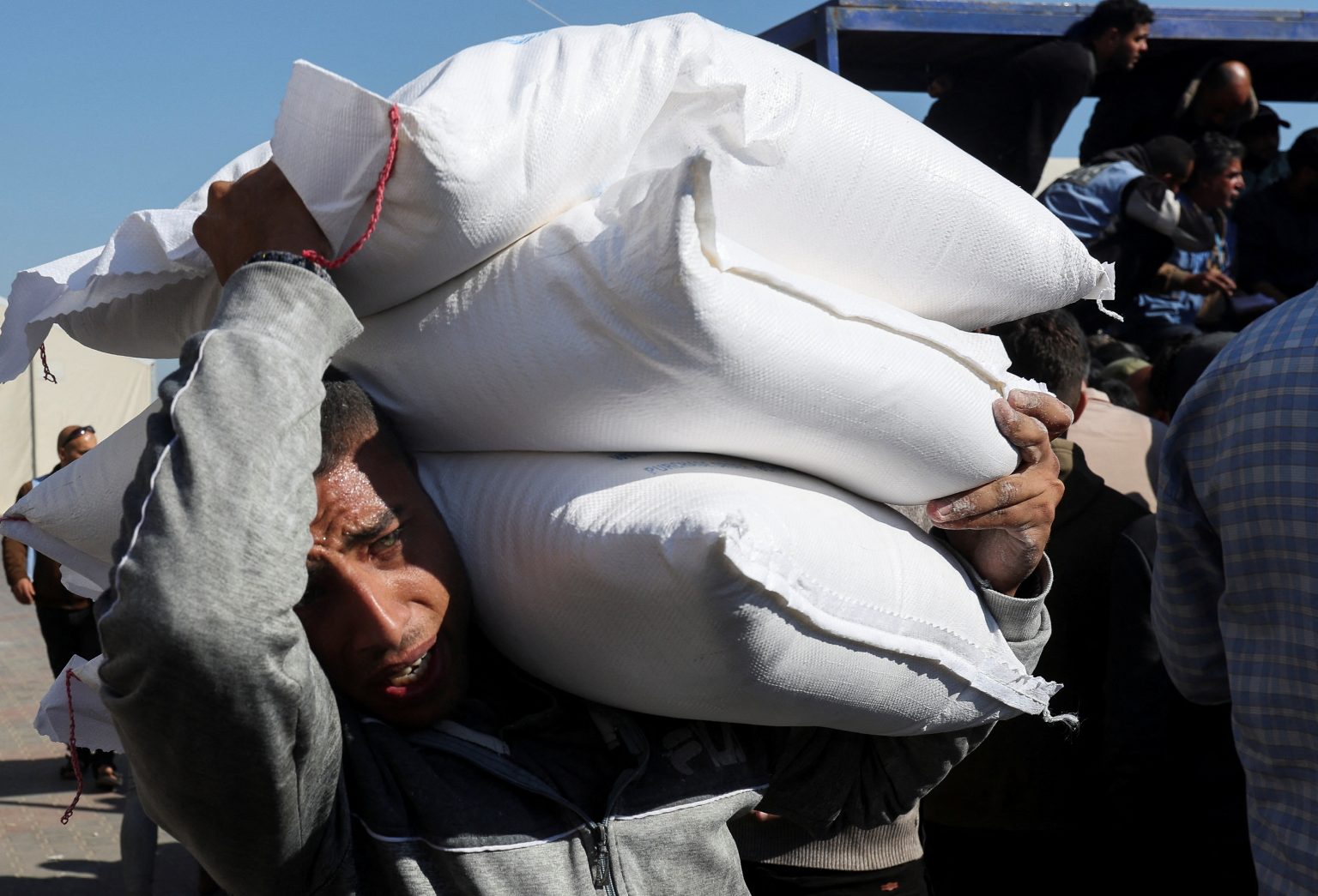 مساع إسرائيلية لمنع “أونروا” من العمل في قطاع غزة بعد الحرب