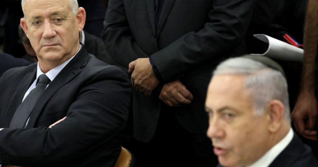 استطلاع: شعبية غانتس تتزايد على حساب نتنياهو