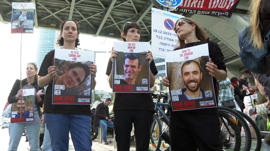 سموتريتش لا يعد بعودة المحتجزين في غزة وآمال لبيد بتحريرهم تتضاءل