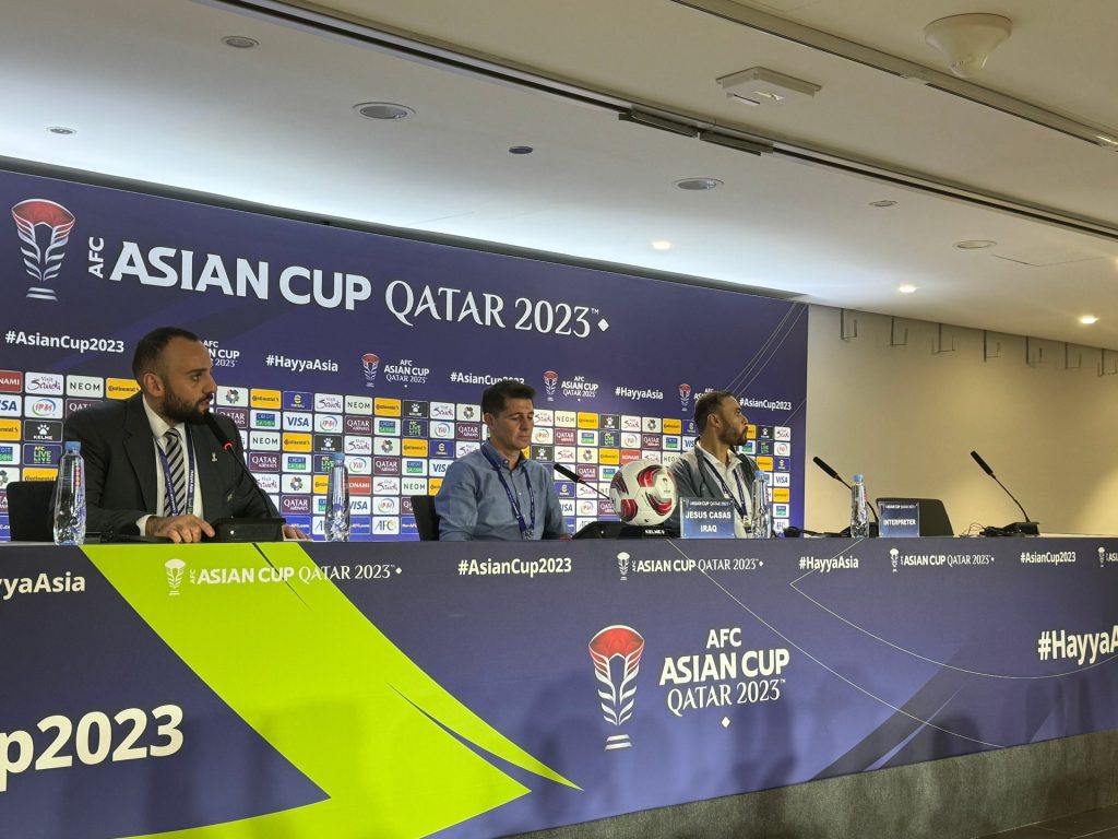 اتهم بالاستهزاء ومطالبات بالتحقيق معه.. كاساس مدرب العراق بعين العاصفة بعد الخسارة من الأردن
