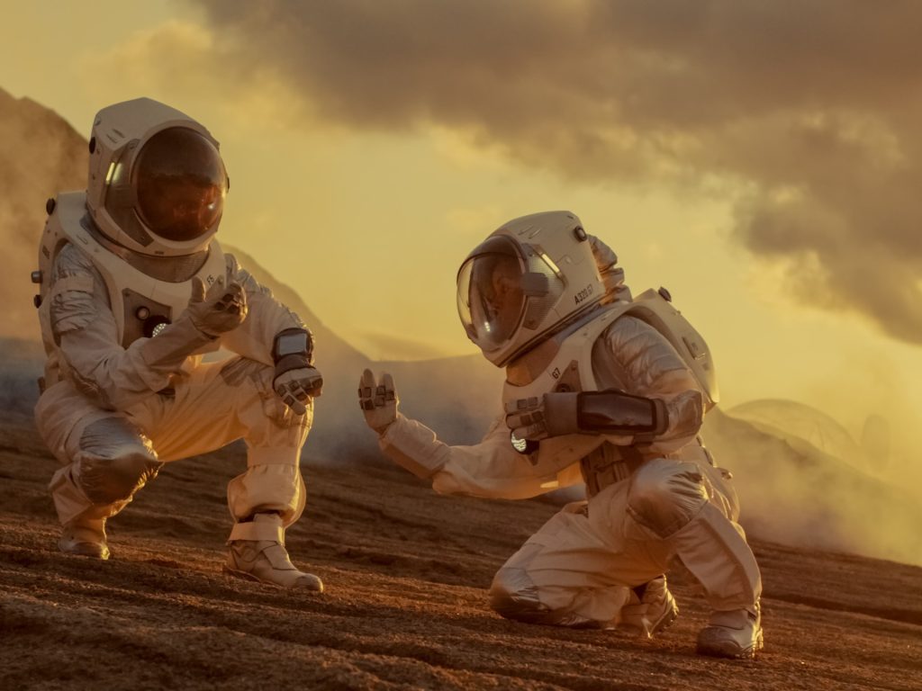 التعدين في الفضاء.. مَنْ يملك ثروات العالم الخارجي؟