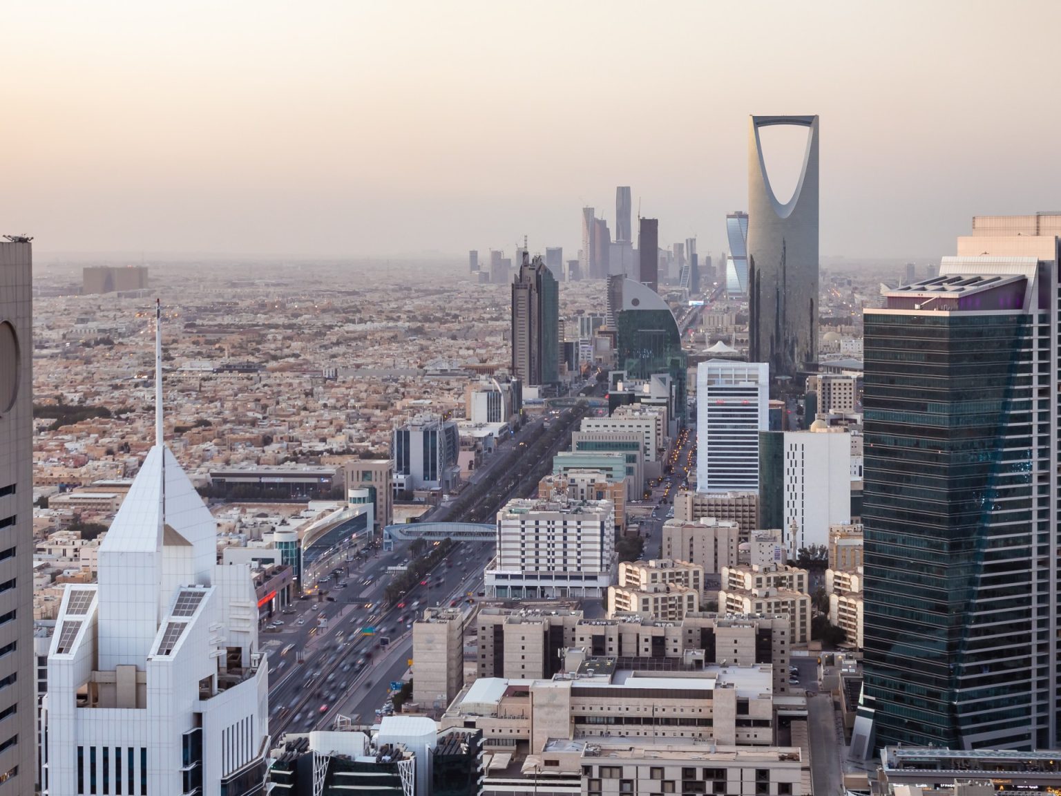 السعودية.. مساع لفتح باب الاستثمار العقاري للأجانب بمكة والمدينة