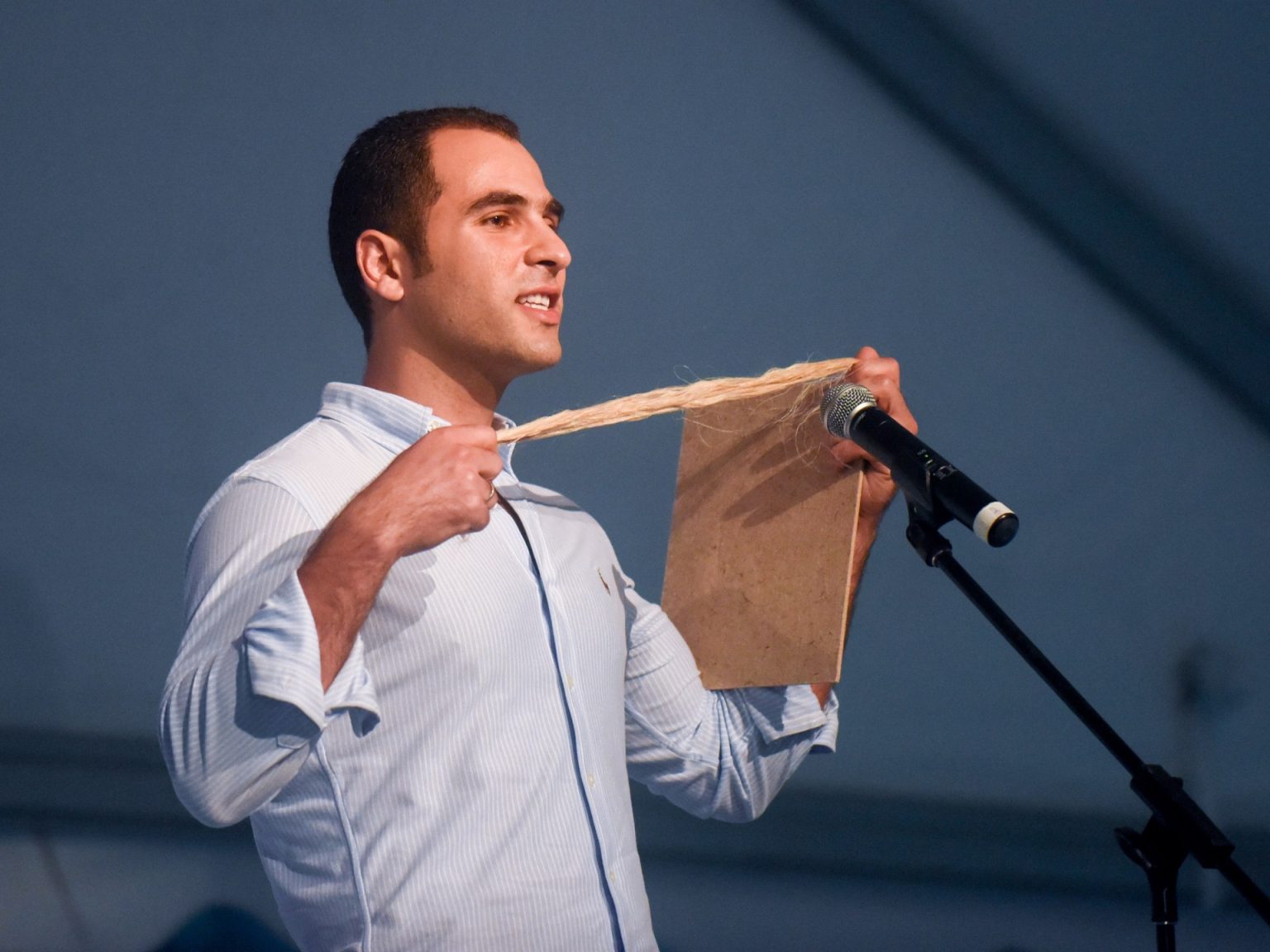 “الجزيرة نت” تحاور عالما عربيا خلق فرصا اقتصادية من مخلفات النخيل