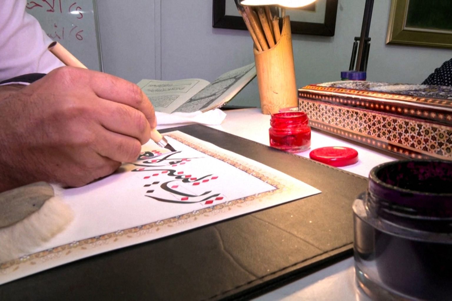 الخطوط والحروف العربية بين المشرق والمغرب