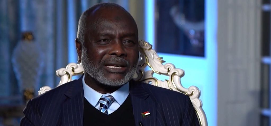 وزير المالية السوداني يعلن نهب 2700 كيلو غرام من الذهب