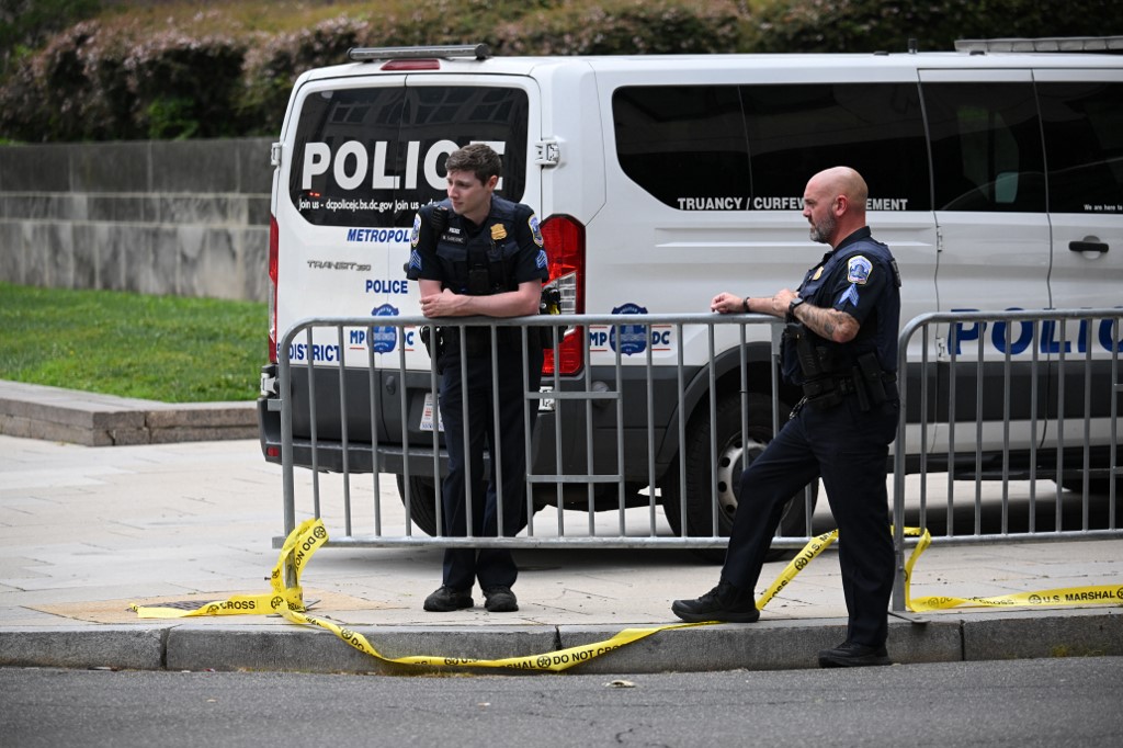 رجل يضرم النار في جسده قرب السفارة الإسرائيلية في واشنطن