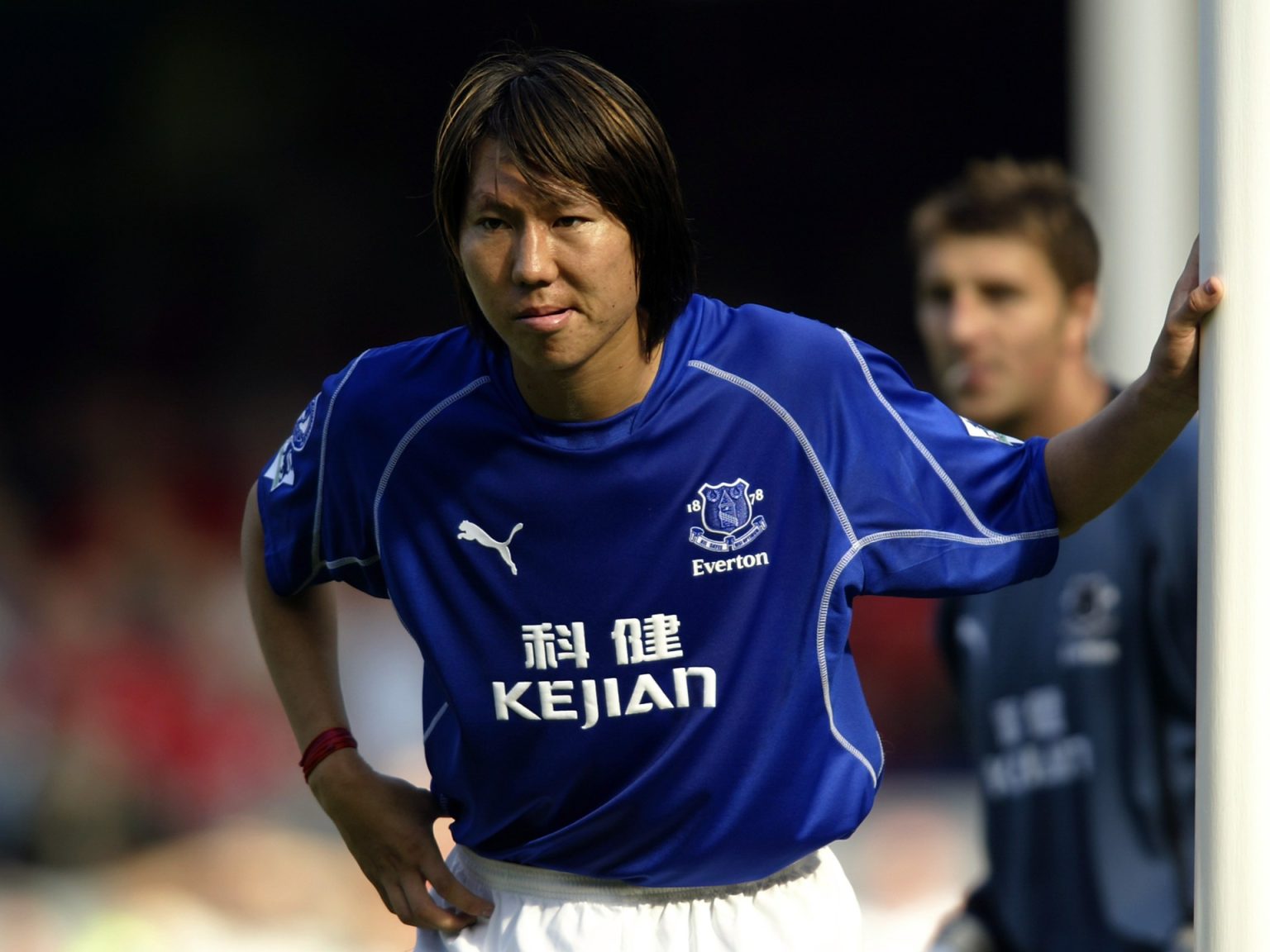 الحكم بسجن لاعب إيفرتون السابق مدى الحياة