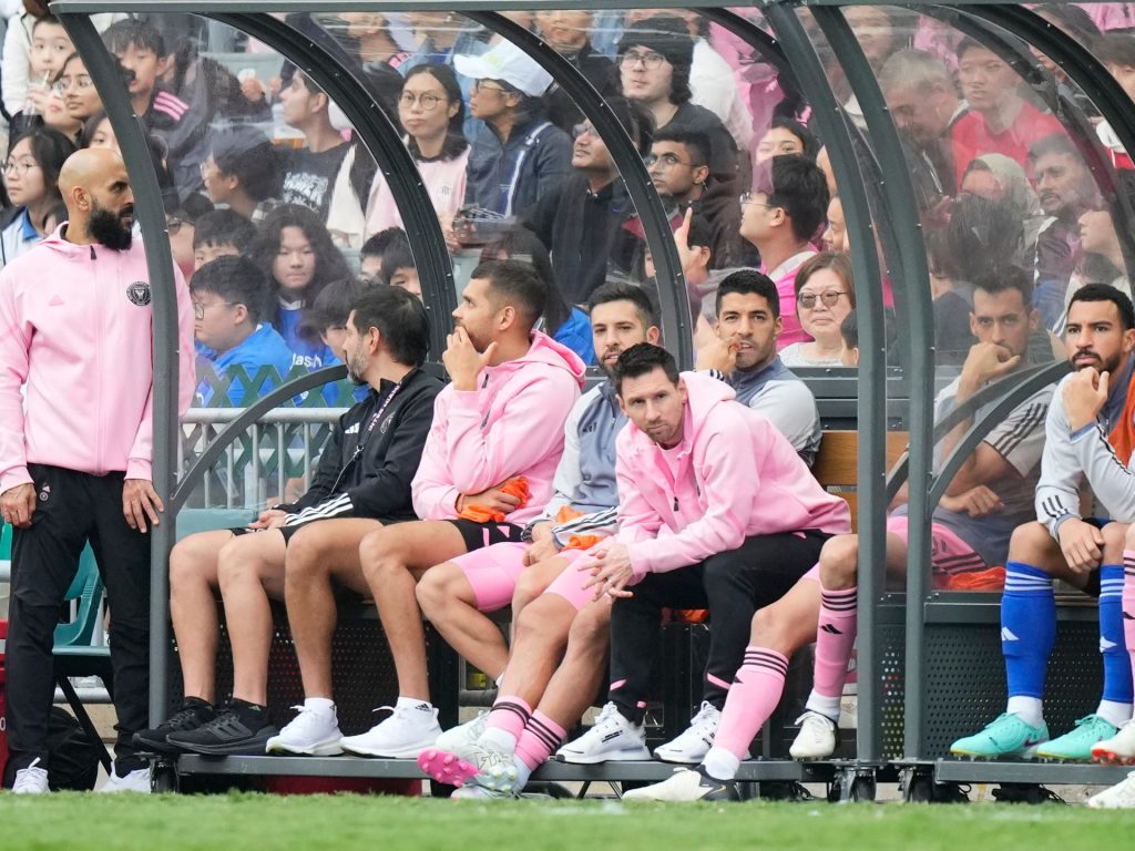 طالبوا باسترداد المال وهاجموا بيكهام.. غضب بهونغ كونغ بسبب عدم مشاركة ميسي بودية