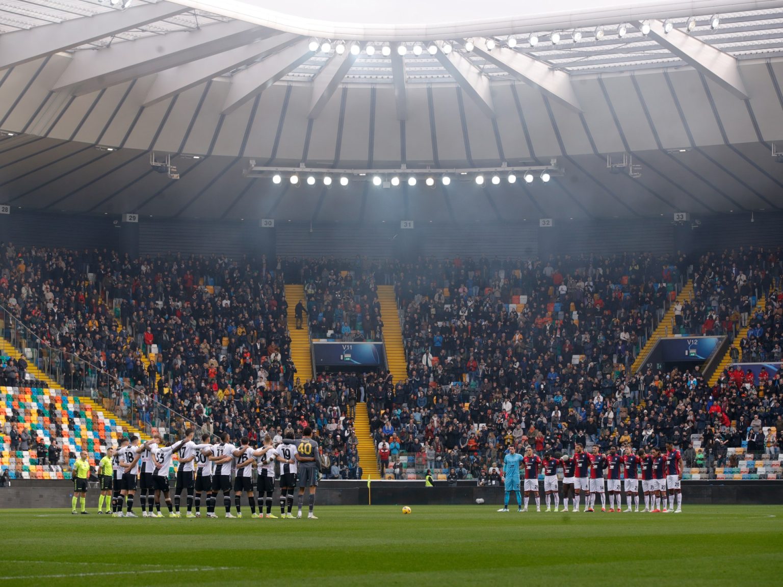 ناد إيطالي يغطي سقف ملعبه بألواح الطاقة الشمسية