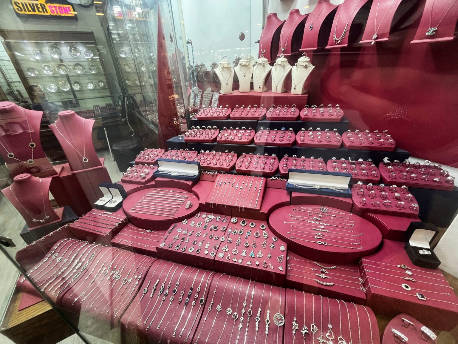 الفضة خيار المصريين الجديد للحفاظ على مدخراتهم