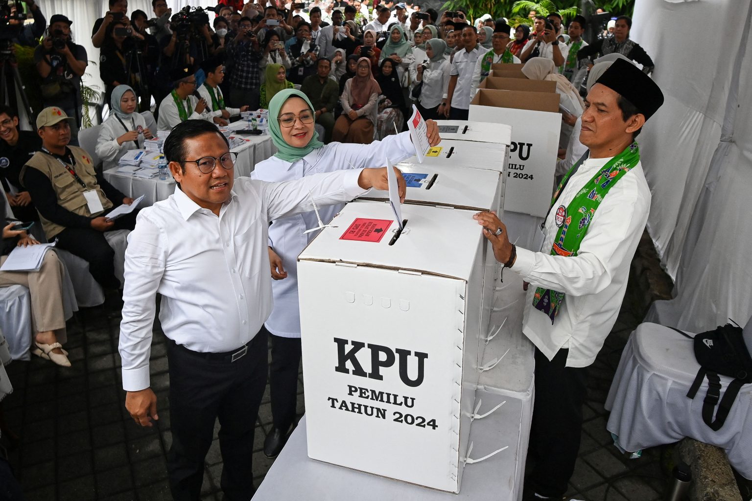 في “ثالث أكبر ديمقراطية بالعالم”.. الملايين يصوتون لاختيار رئيس جديد