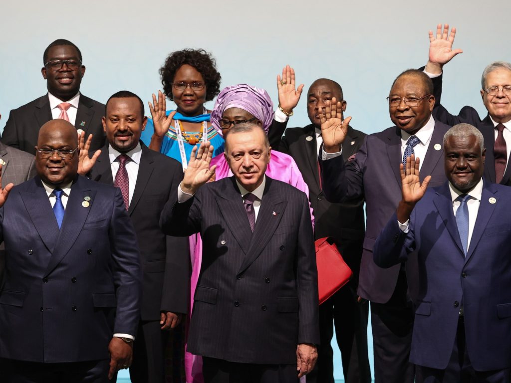 تركيا في أفريقيا.. تمدد دبلوماسي وتعاون اقتصادي وعسكري