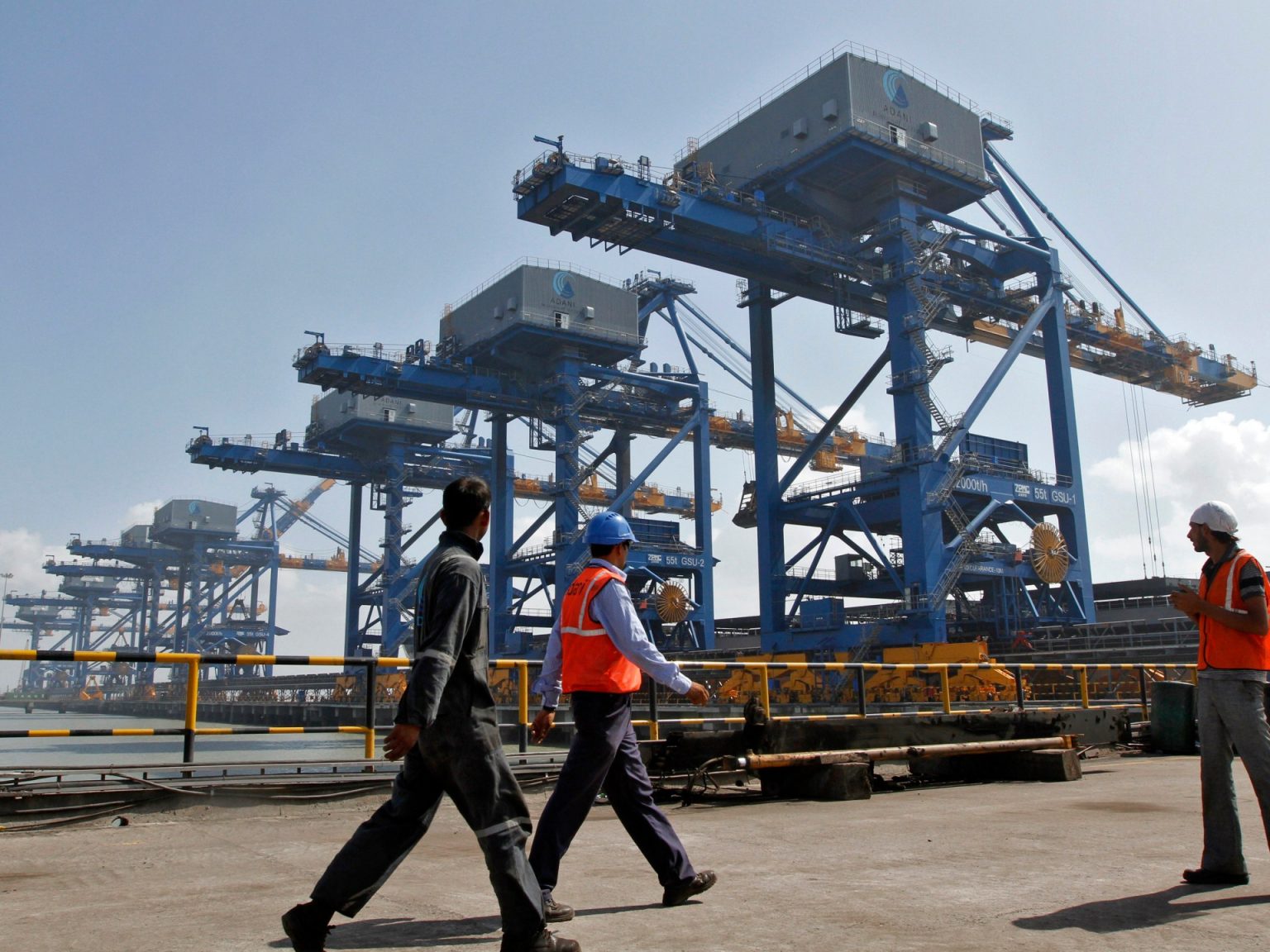 نقابة عمالية هندية ترفض تحميل سفن بأسلحة متجهة إلى إسرائيل