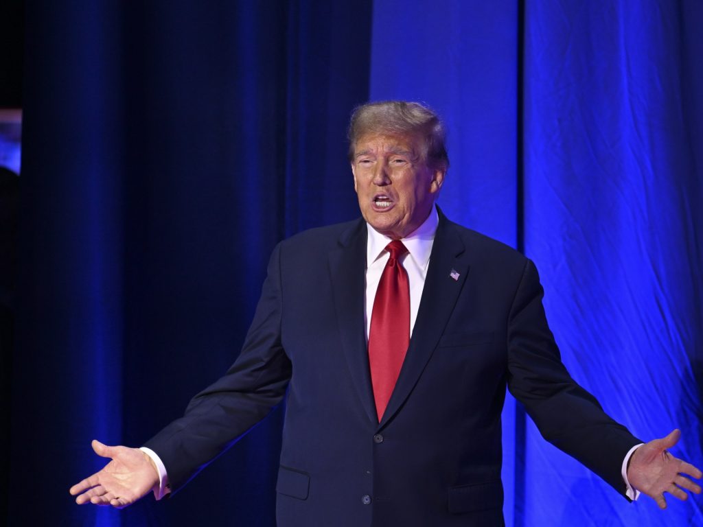 ترامب يفوز بانتخابات كارولينا الجنوبية ويكتسح هيلي بمسقط رأسها