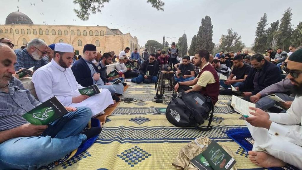 هل يشعل نتنياهو فتيل مواجهة دينية في الأقصى لمصلحة ائتلافه الحكومي؟