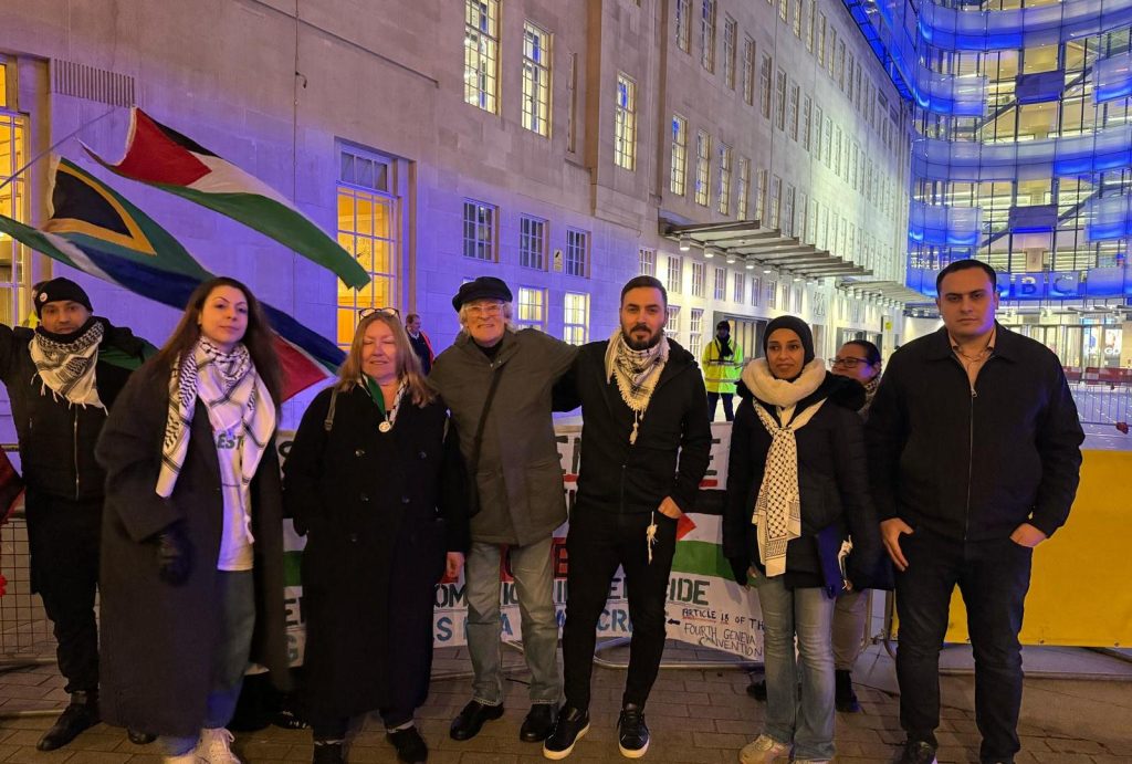 فقد عائلته بغزة.. فلسطيني في بريطانيا يخلّد قصص ضحايا الحرب