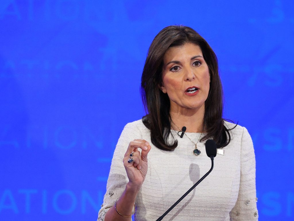 هيلي مستمرة في السباق رغم تقدم ترامب.. فعلى ماذا تراهن؟