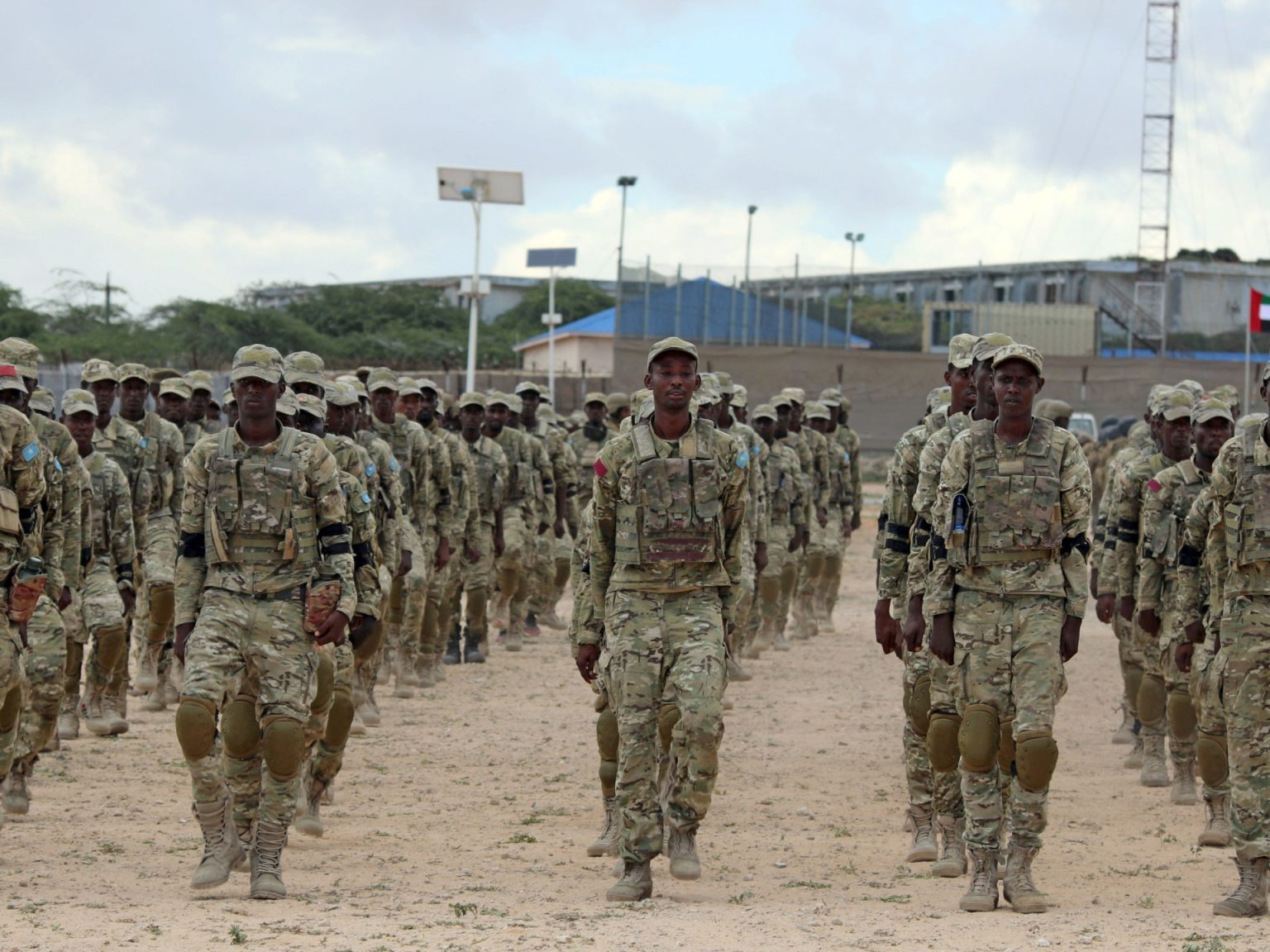 مقتل 3 جنود إماراتيين وضابط بحريني في هجوم بالصومال