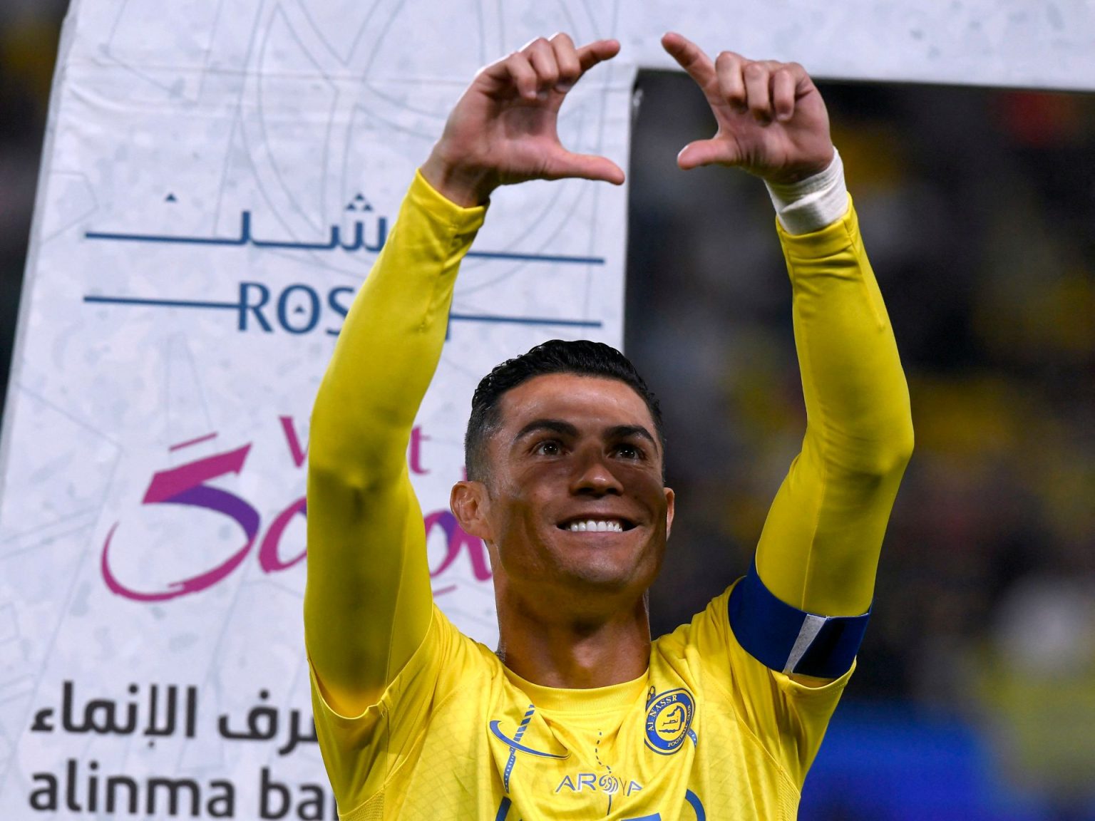 لاعبو كرة القدم الأكثر متابعة على إنستغرام