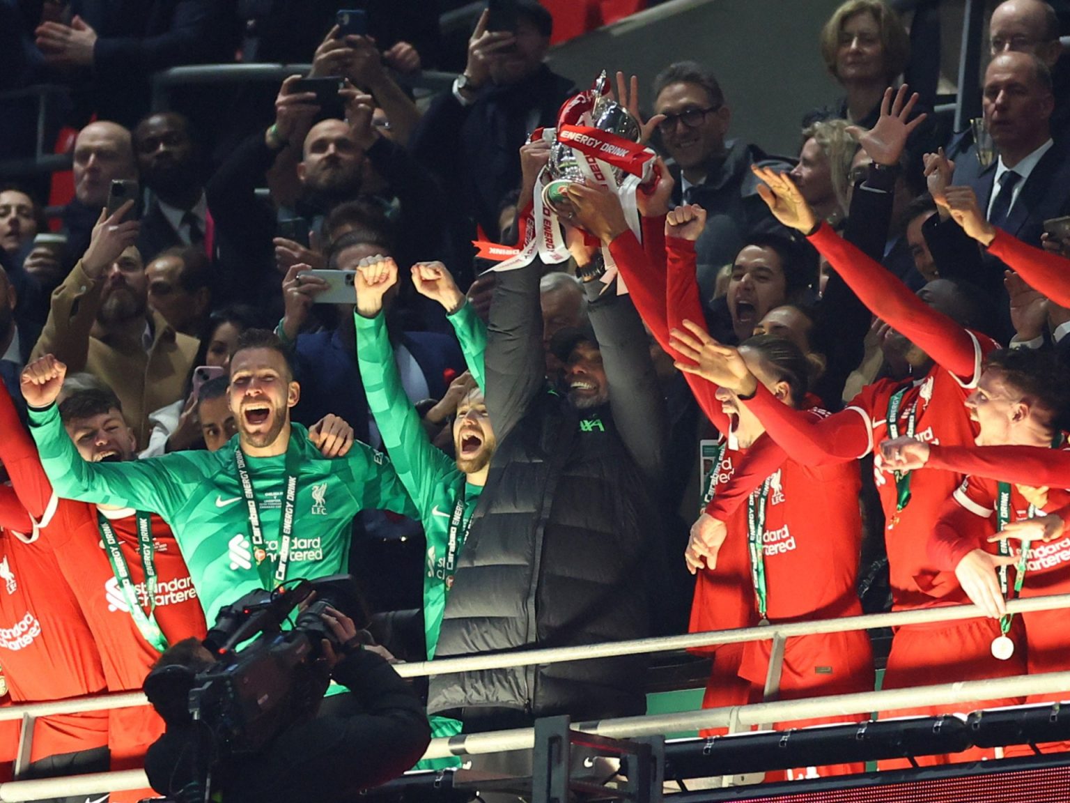 شاهد.. ليفربول يهزم تشلسي ويتوج بكأس الرابطة الإنجليزية للمرة العاشرة في تاريخه