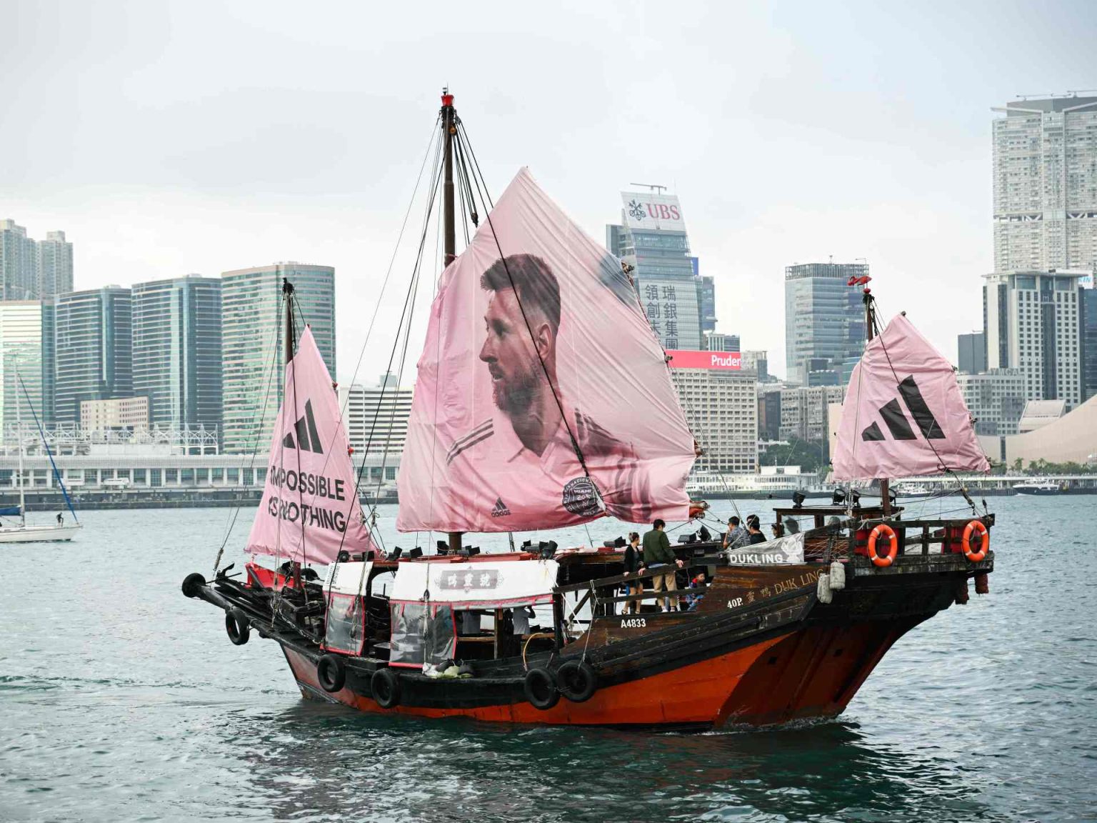 الجمهور يحتج والدولة تتدخل.. ميسي يغيب عن مباراة ميامي في هونغ كونغ