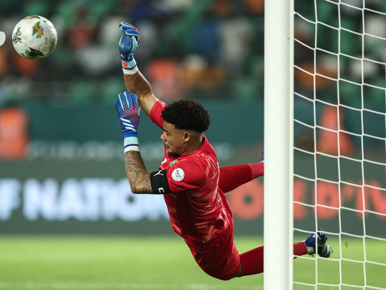 بالفيديو.. حارس جنوب أفريقيا يكشف سر تألقه في صد 4 ركلات ترجيح