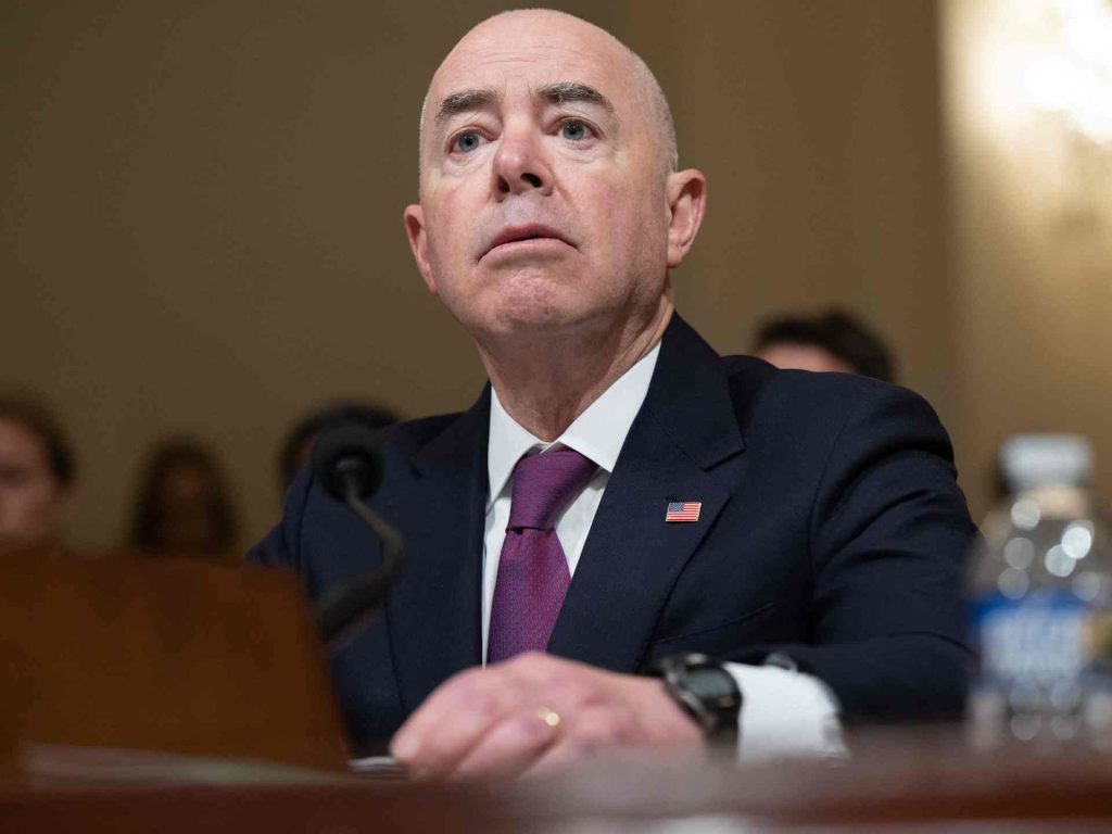 لأول مرة منذ 150 عاما.. النواب الأميركي يصوت لعزل وزير