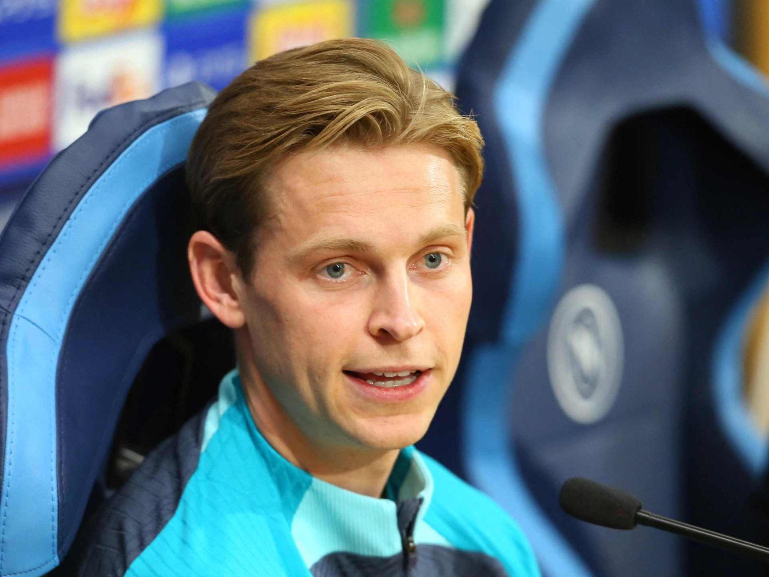 زعمت أن راتبه السنوي في برشلونة 40 مليون يورو.. دي يونغ: الصحافة الإسبانية كاذبة