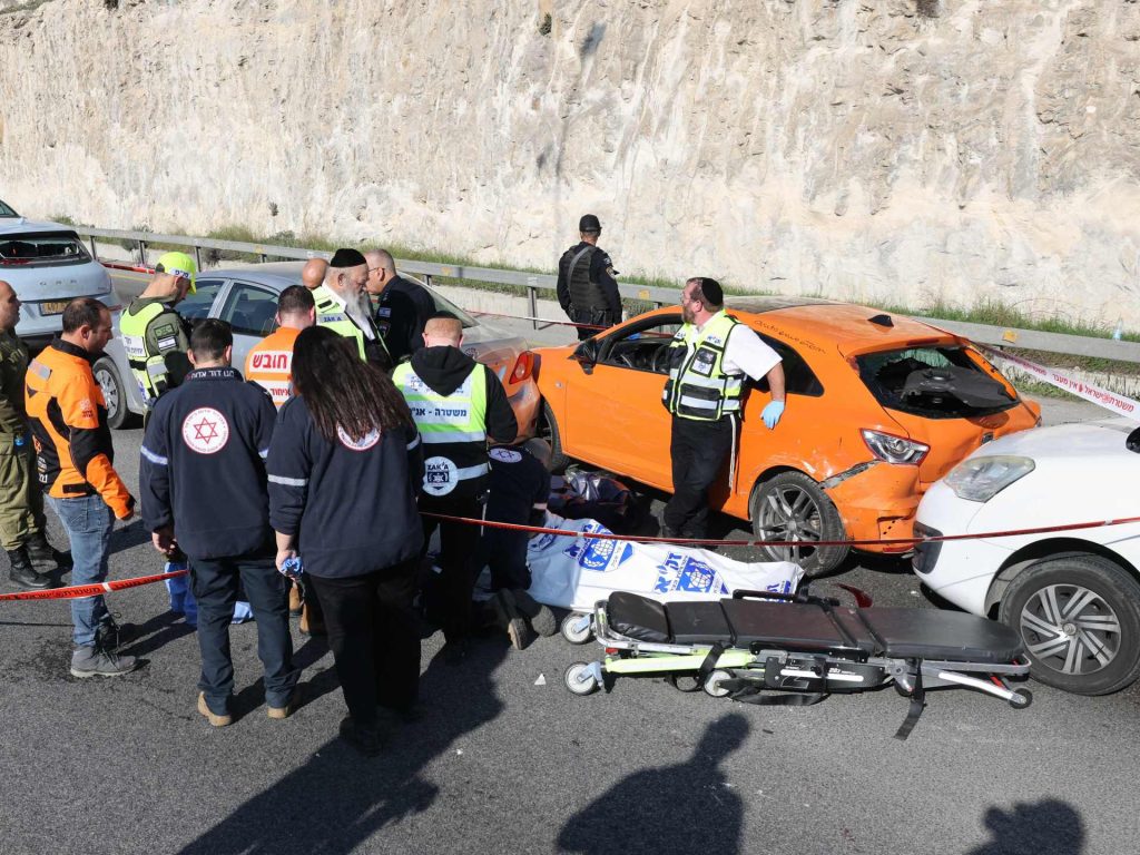 شقيقان وطبيب عظام.. من منفذو عملية القدس وما رمزيتها؟