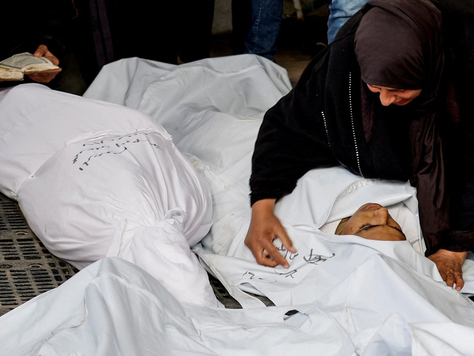 شخصيات فرنسية بارزة: على أوروبا لجم إسرائيل عن القتل بأي ثمن