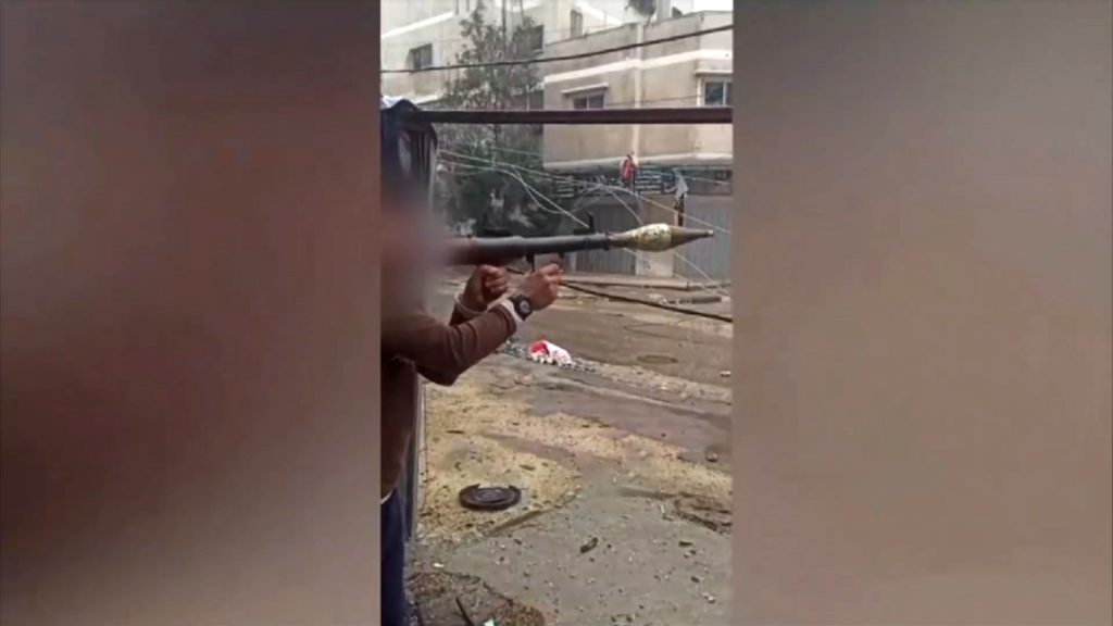 شاهد.. سرايا القدس تستهدف آليات الاحتلال غربي خان يونس