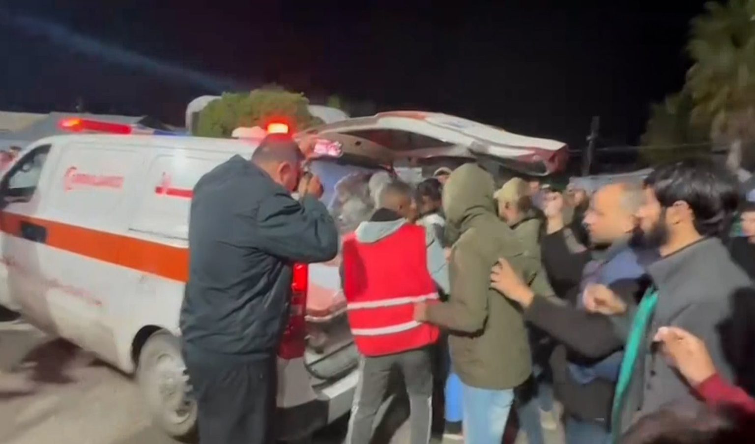 عشرات الشهداء بغارات ليلية على شمال ووسط قطاع غزة