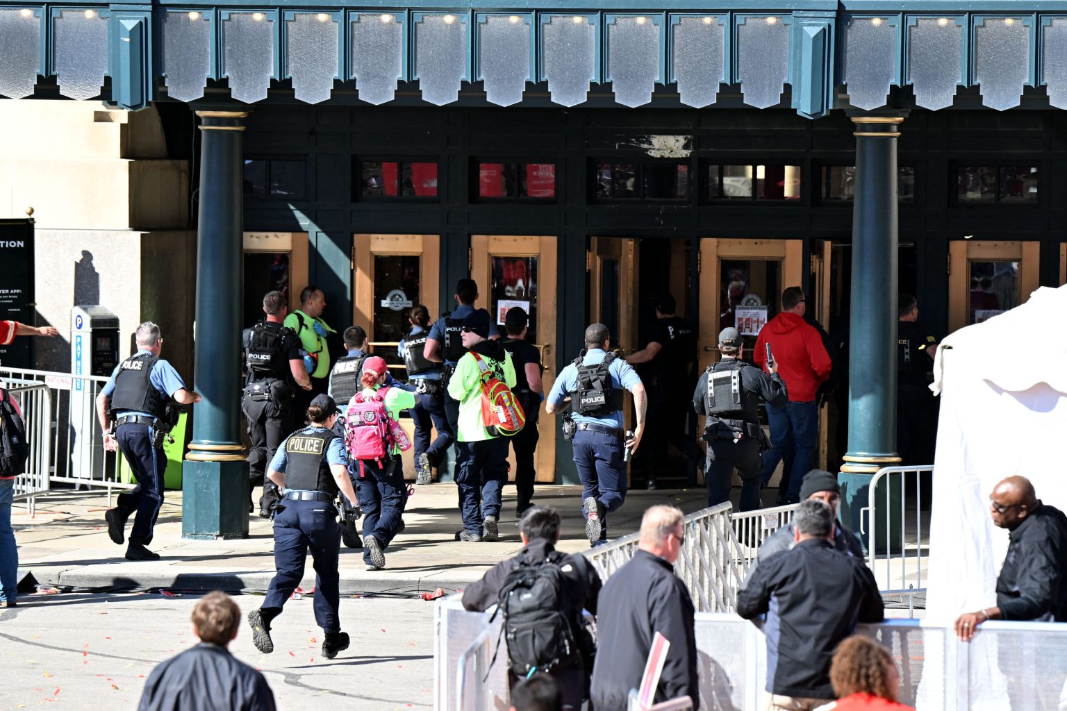 قتيل و9 جرحى بإطلاق نار في مدينة كانساس الأميركية