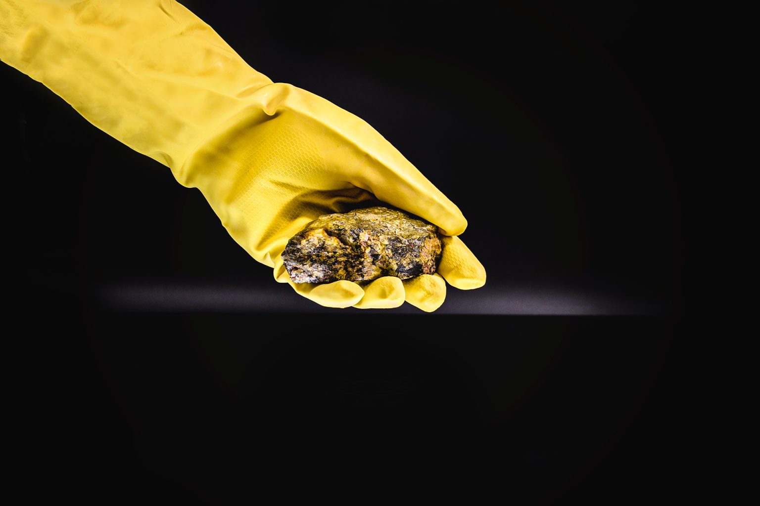 12 دولة تملك 9 أعشار احتياطيات اليورانيوم في العالم.. ونصيب الأسد لـ3