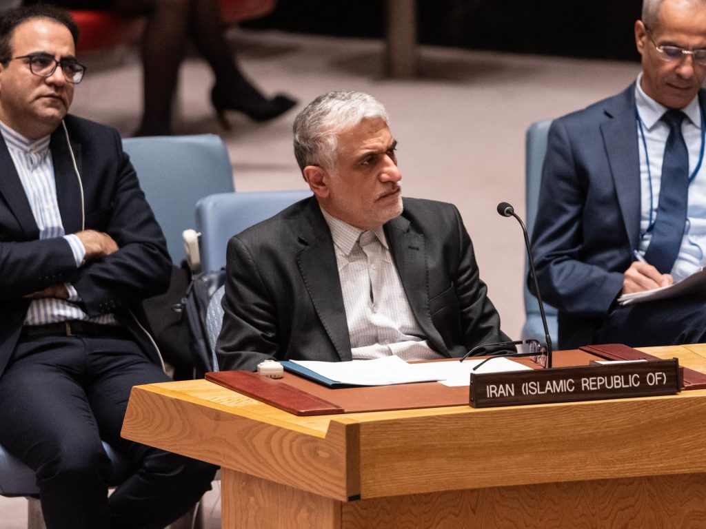 إيران تتوعد برد حاسم على أي استهداف أميركي بعد قرار بايدن