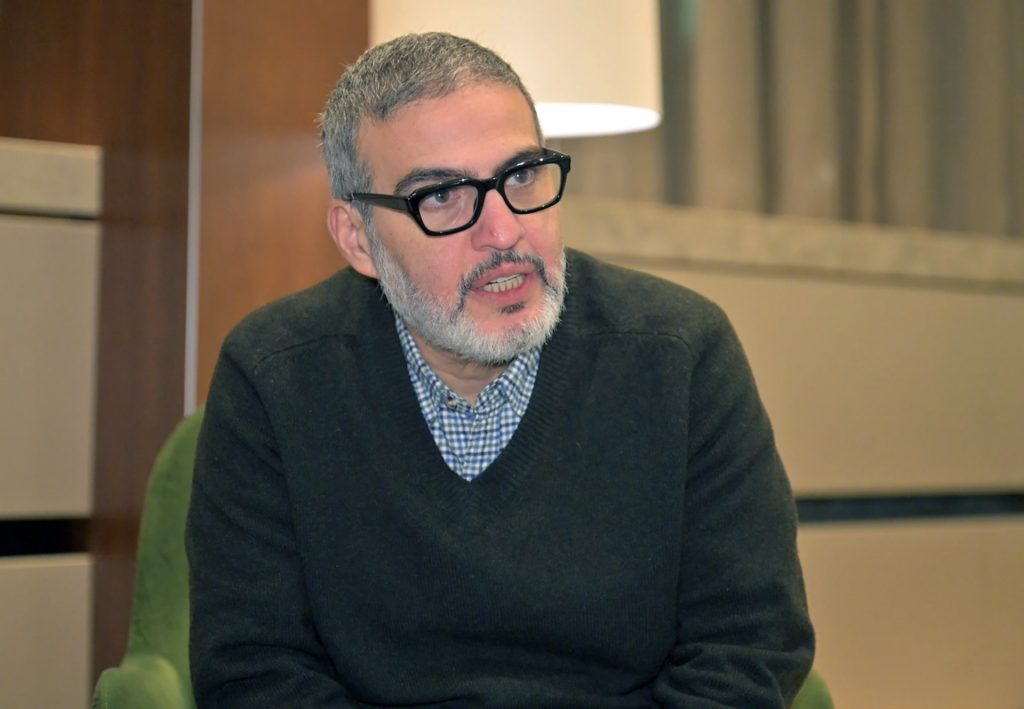 الجراح الذي لا ينسى الوجوه.. ليبراسيون: غسان أبو ستة في جحيم غزة