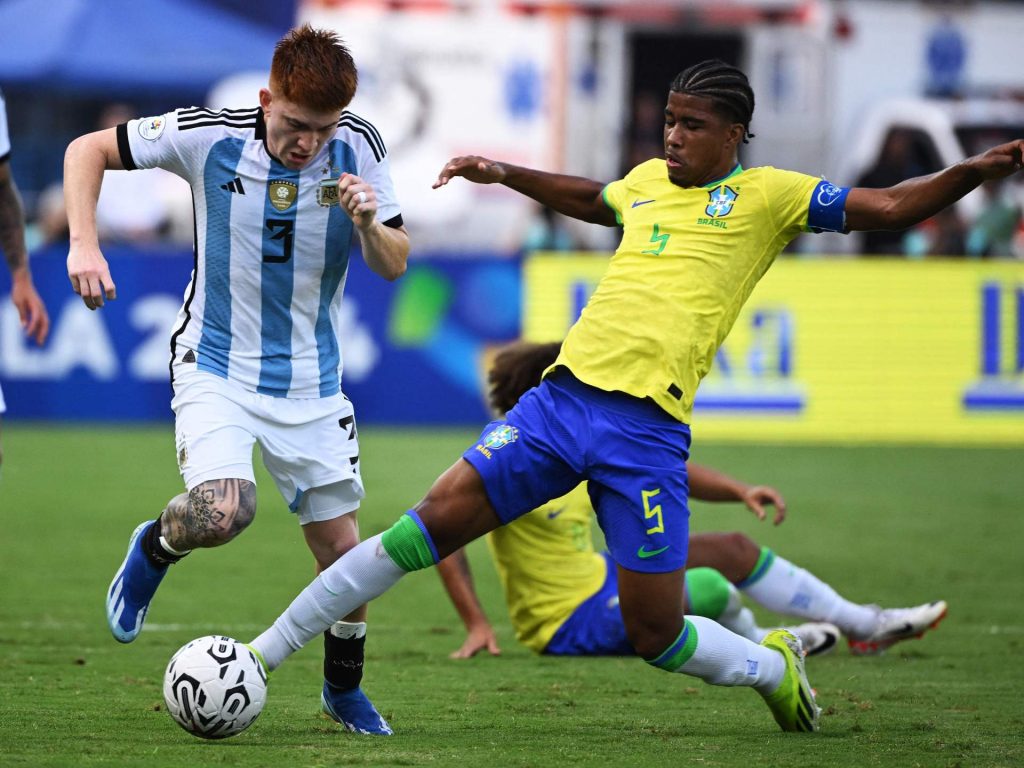الأرجنتين تحرم البرازيل حاملة اللقب من التأهل لأولمبياد باريس 2024
