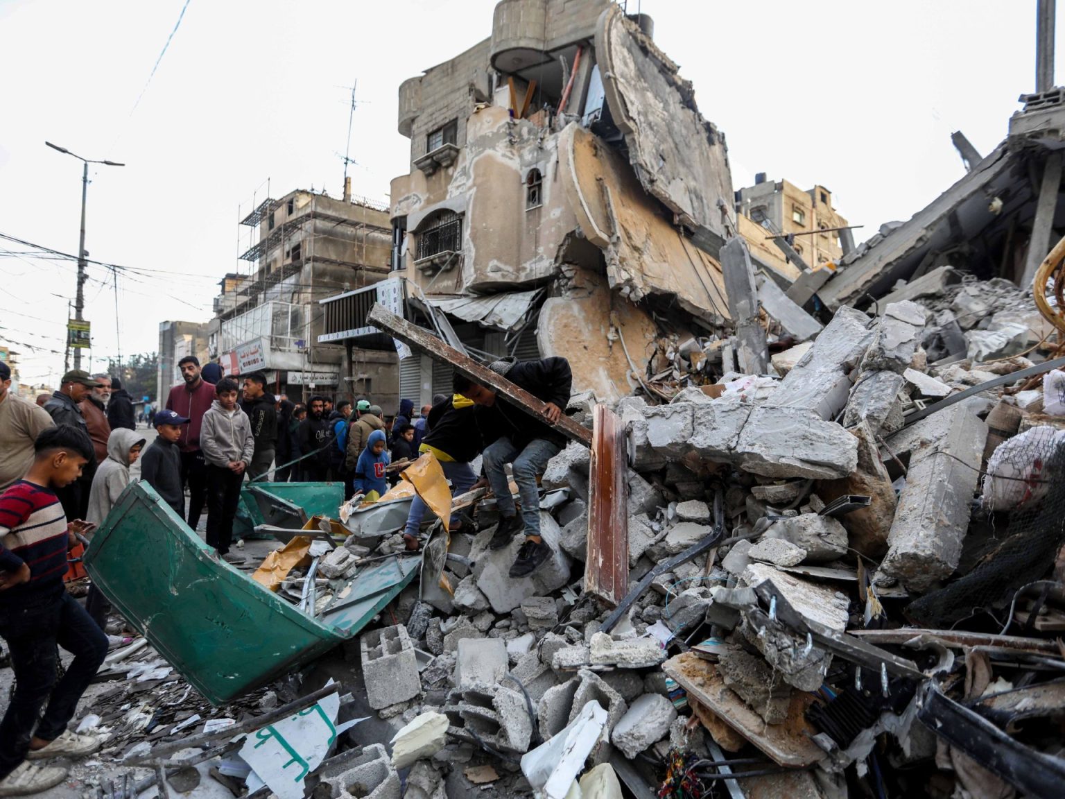 ديمقراطيات الإبادة الجماعية