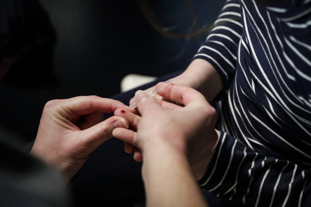 “تطور ثوري”.. فحص دم بسيط يكشف الإصابة بألزهايمر