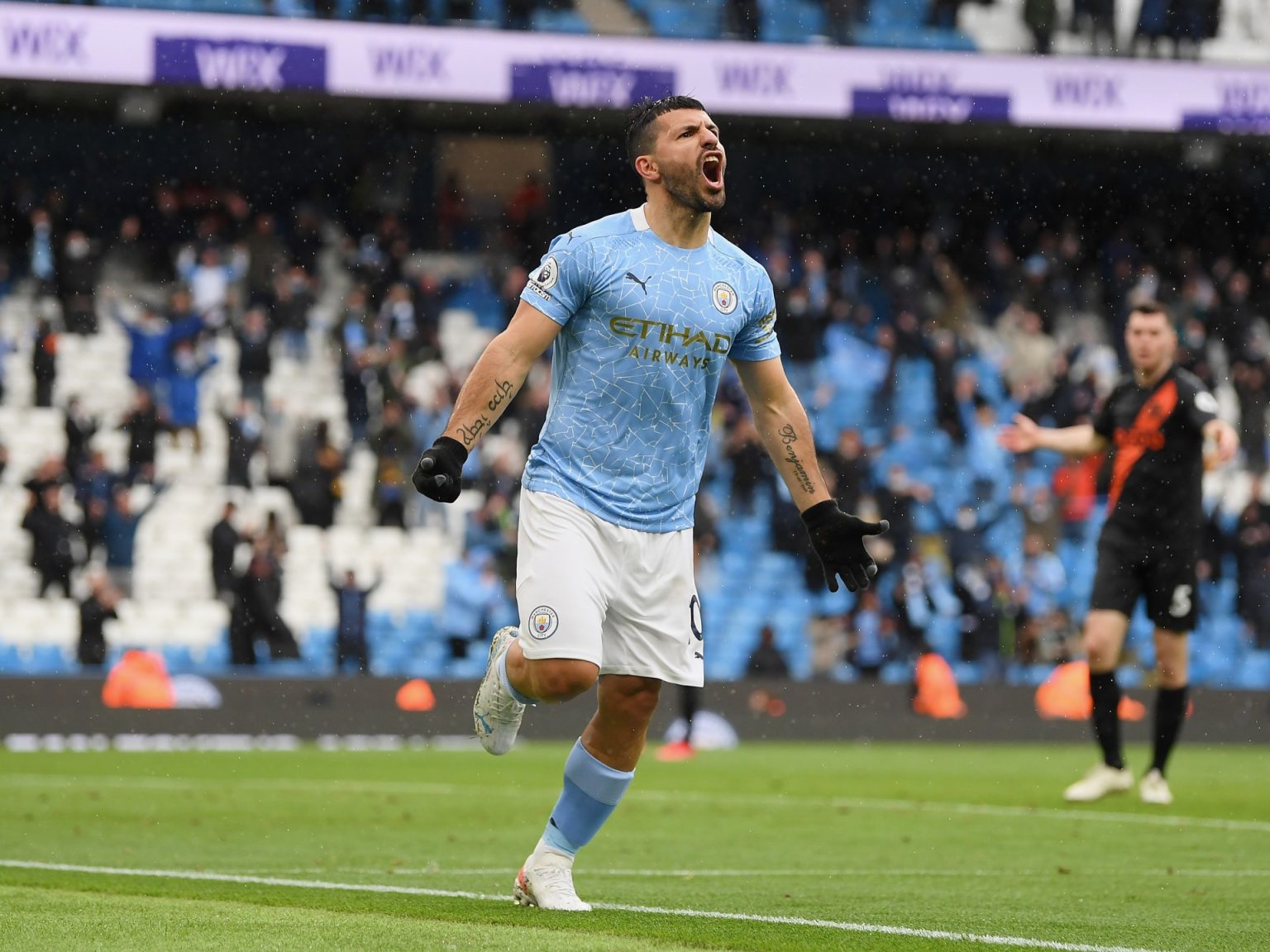 اللاعبون الأكثر تسجيلا “للهاتريك” في الدوري الإنجليزي الممتاز