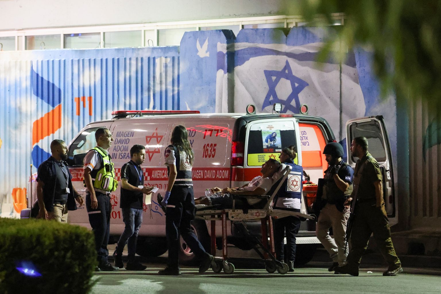 قتيل و7 جرحى في هجوم صاروخي بشمال إسرائيل