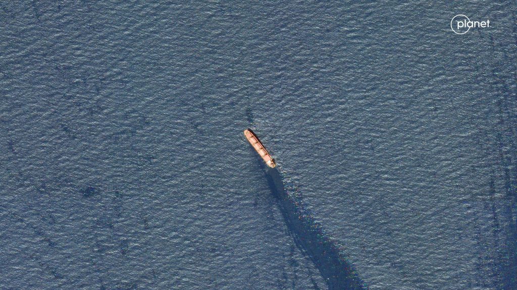 بعد أسبوعين من استهدافها.. غرق سفينة الشحن روبيمار في البحر الأحمر