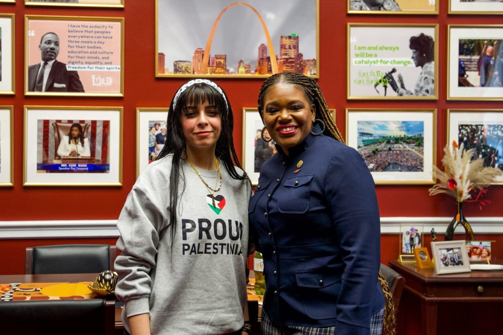 انتماء سلامة.. طبيبة فلسطينية مدعوة لحضور خطاب بايدن بالكونغرس