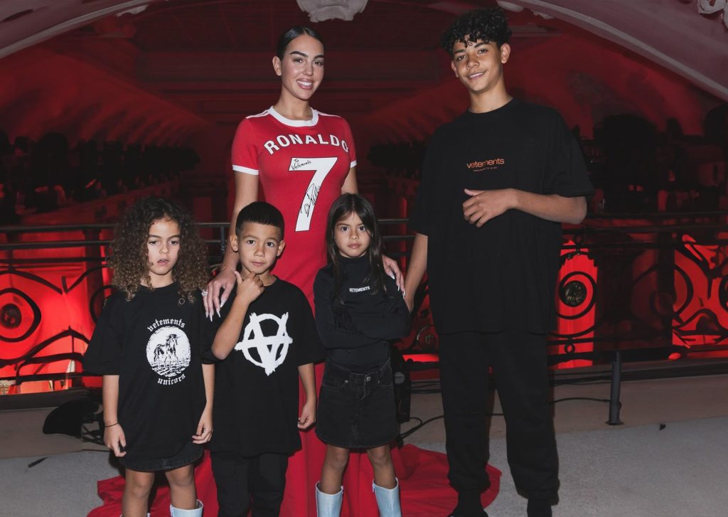 جورجينا تلمح إلى موعد اعتزال النجم البرتغالي كريستيانو رونالدو