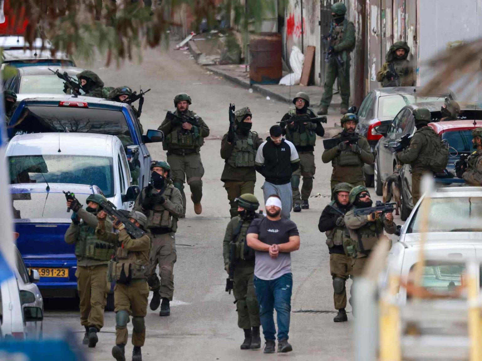 شهيد واعتقالات بالضفة وإدانات دولية متصاعدة للاستيطان