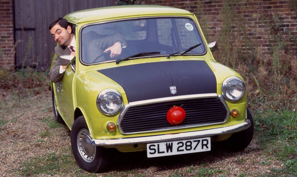 “مستر بين” متّهم بالإضرار بسمعة السيارات الكهربائية في بريطانيا